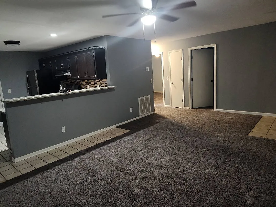 3 bed, 1200 sqft, $1,500 — Photo 3