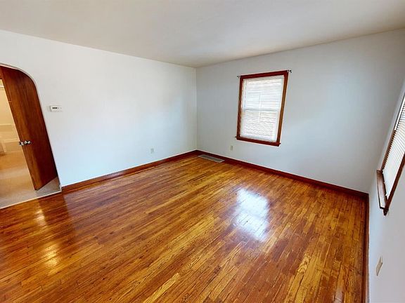 5th image of 3342 Dayton Ave