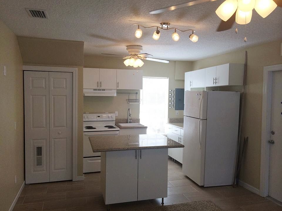 1st image of 501 E New Haven Ave