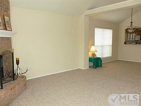 3rd image of 437 Shadow Grass Ave