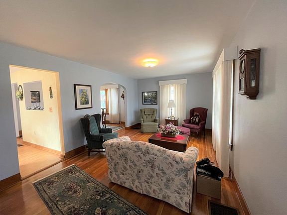 2nd image of 624 W Main St