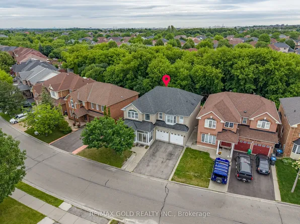 141 Whitwell Dr, Brampton, ON L6P 1L2
