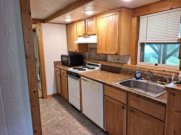 3rd image of 219B Beech Mountain Pkwy #219B