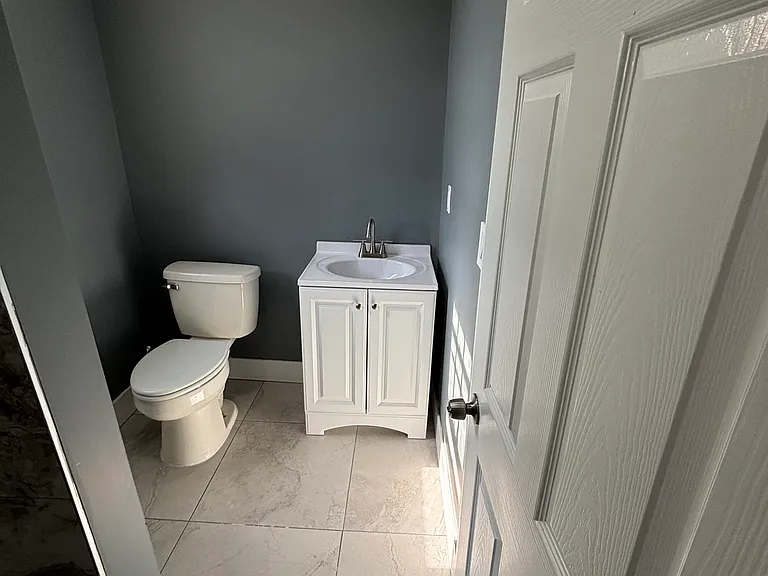 250 E Auburndale Ave — Photo 12