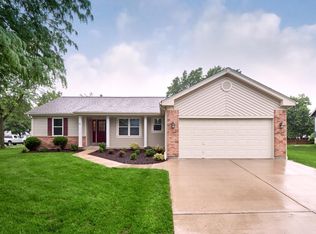 3951 Vineyards Ln, Saint Charles, MO 63304