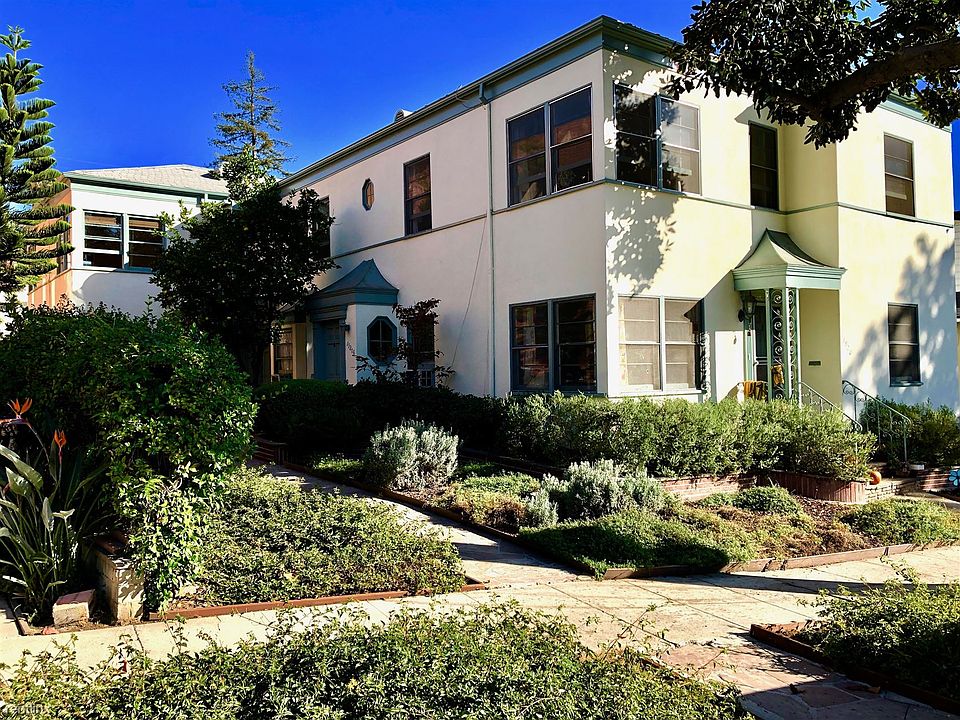 4 unit building, feels like your own home