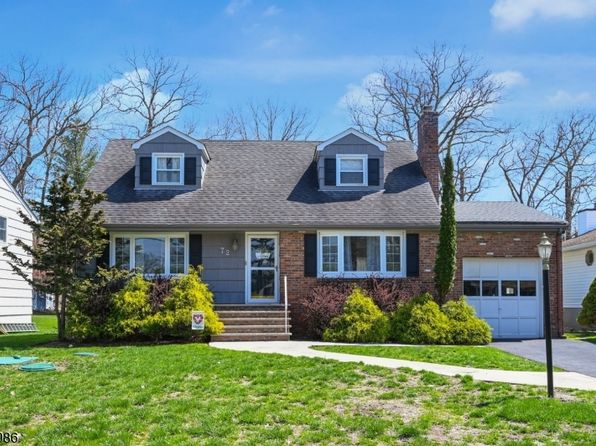 72 Monhegan Ave, Oakland Boro, NJ 07436