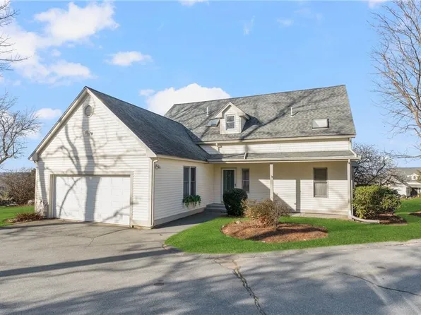 27 Lilac Dr Unit 27, North Dartmouth, MA 02747