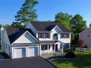 12 Blue Heron Rd, Nanuet, NY 10954