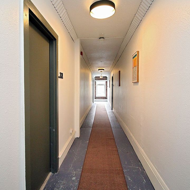 Building Photo 3