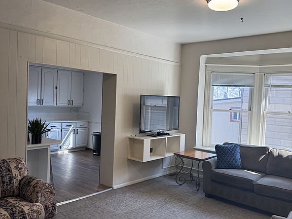 4th image of 922 14th St #3