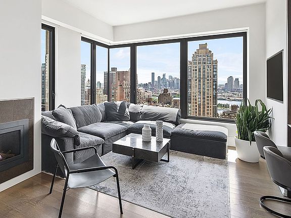 3rd image of 301 E 50th St #24B
