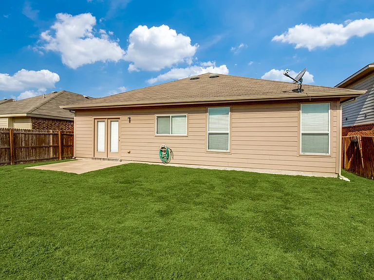 2038 Allyson Dr — Photo 12