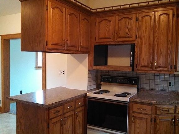 3rd image of 208 E Frederick St