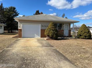 343 Curacao St, Toms River, NJ 08757