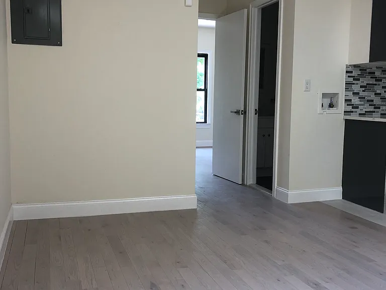 67 Dahlgren Pl #2 — Photo 1