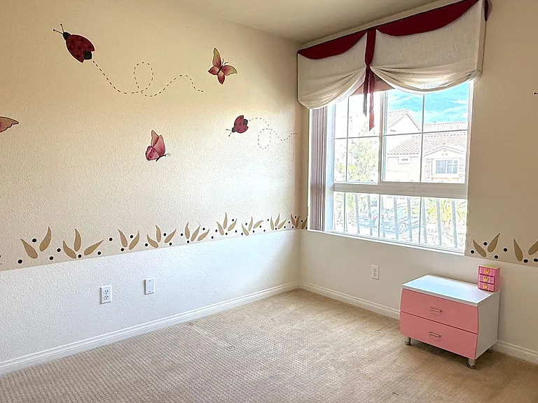 6825 Philharmonic Ave — Photo 37