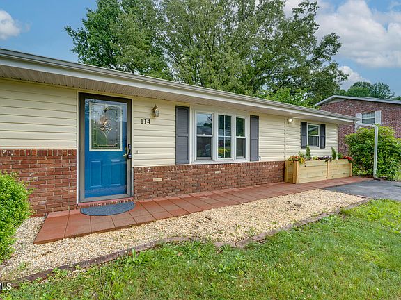 3rd image of 114 Dogwood Village Rd