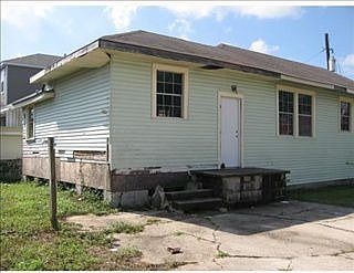 4th image of 2435 Valmont St