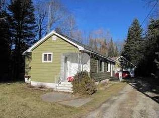 3726 13.75 Rd, Escanaba, MI 49829