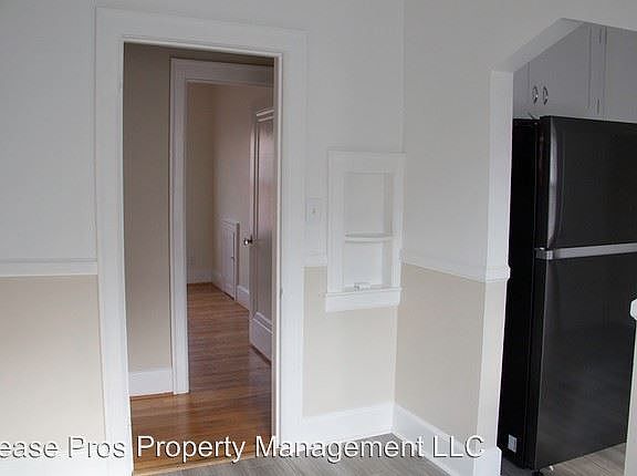 4th image of 1404 Somerset Ave