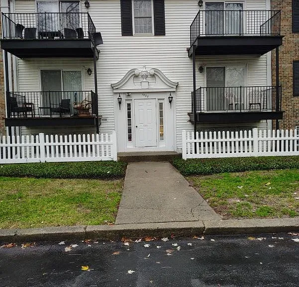 1480 Slade Ave #303 — Photo 1