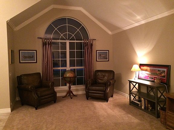 3rd image of 132 Dunford Dr