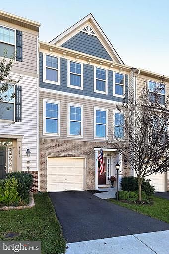 1st image of 42649 Chisholm Dr