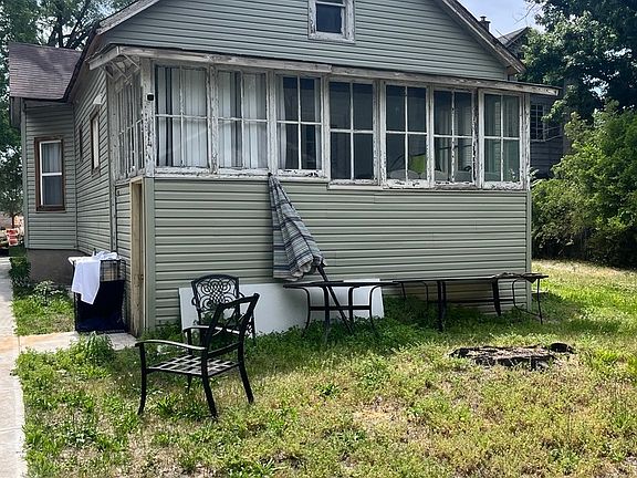 4th image of 14117 Lincoln Ave