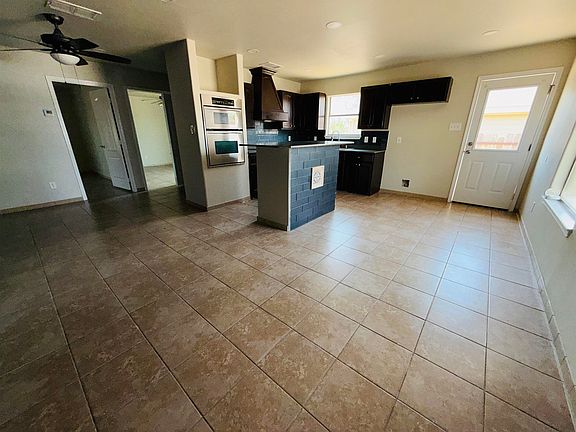 3rd image of 4703 Los Laureles Ln