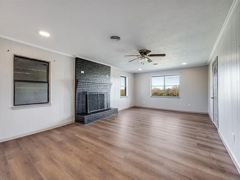 226 Glen Meadows Dr — Photo 5