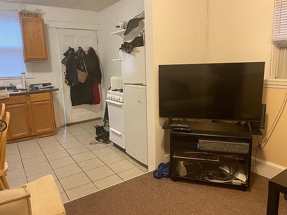 4th image of 83 Englewood Ave #3A