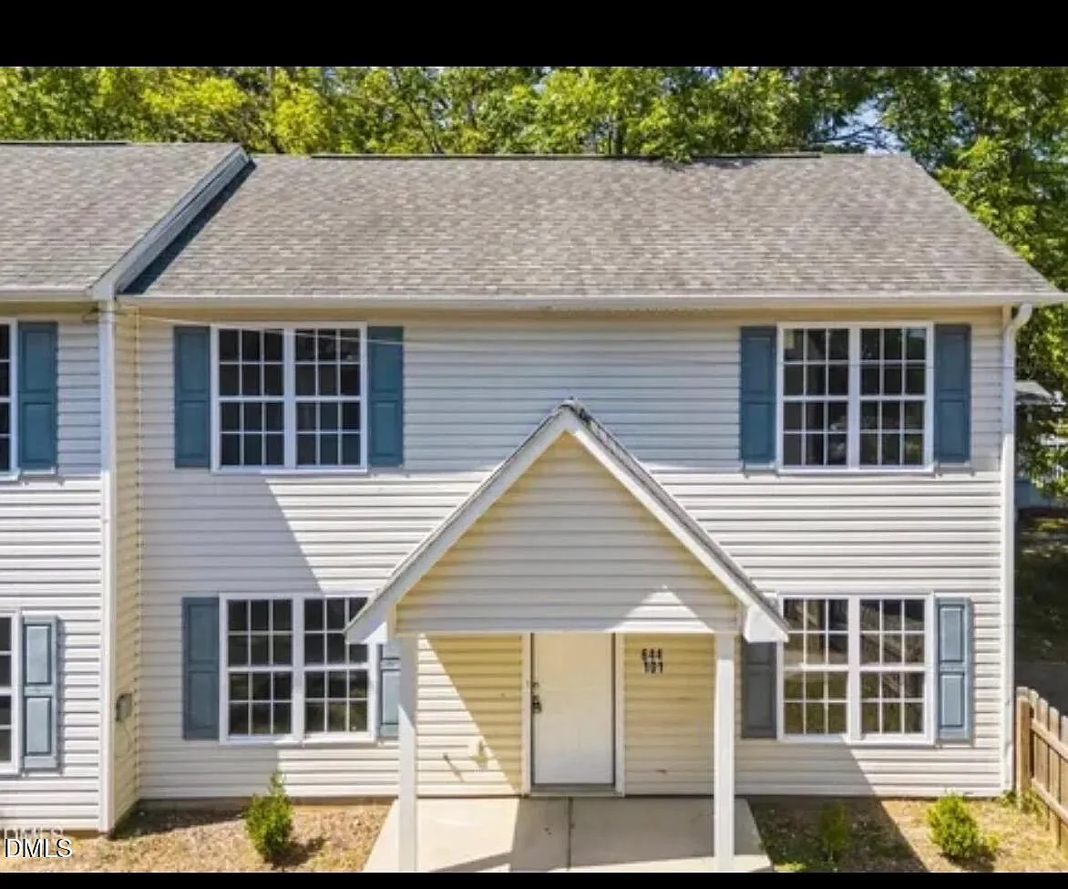 3 bed, 2.5 bath, $1,995 — Photo 1