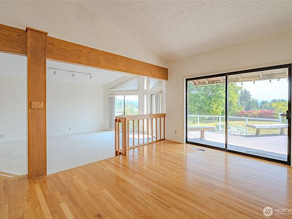 4th image of 26417 NE 31st Court