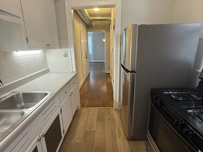 215-19 West Quincy Street — Photo 1