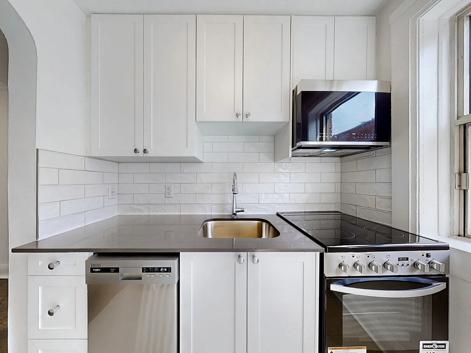 1602 Bathurst Street — Photo 3