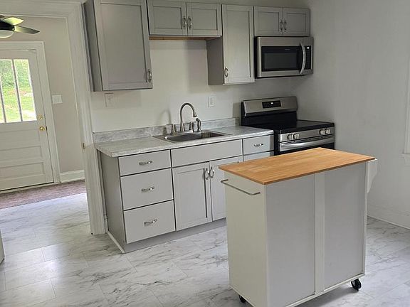 2nd image of 2519 Hockman Ave