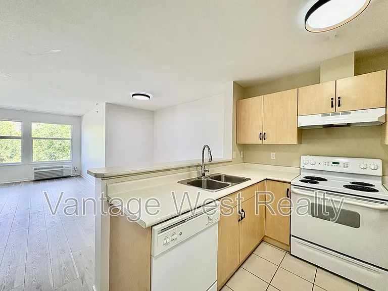 555 Yates Rd #410 — Photo 6
