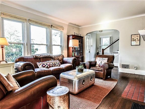 3rd image of 428 W College St