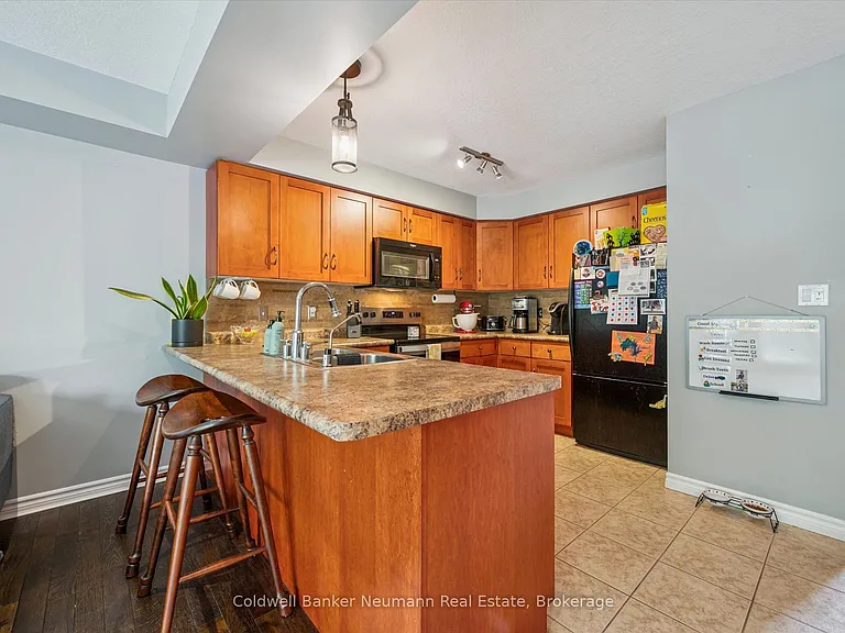 165 Terraview Cres #2 — Photo 9