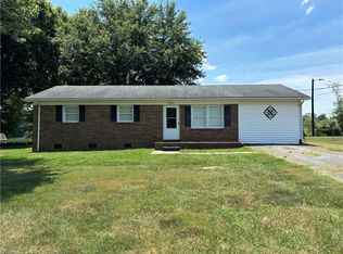 158 Snow Hill Dr, Dobson, NC 27017