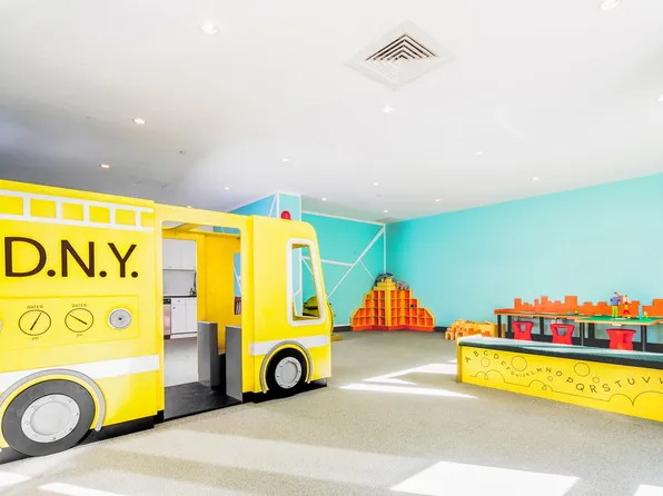 1 Columbus Place image 24 of 30