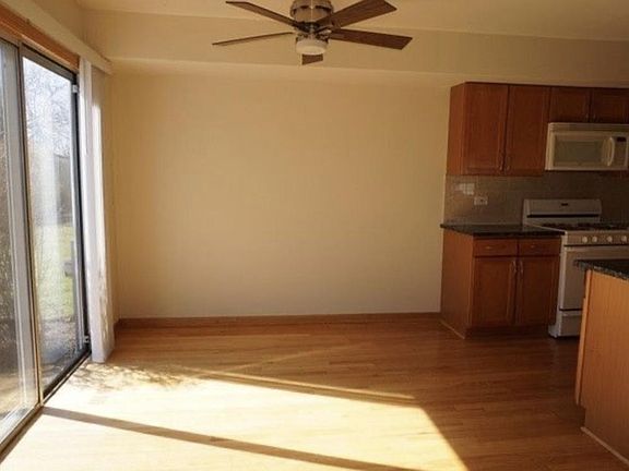 4th image of 225 Acorn Dr