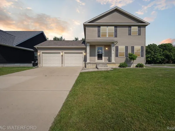 5200 Autumn Kirsten Cir, Fowlerville, MI 48836