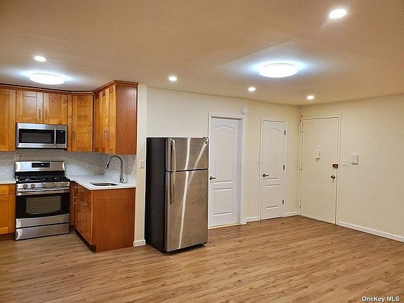 2nd image of 13405 Dahlia Ave #11B