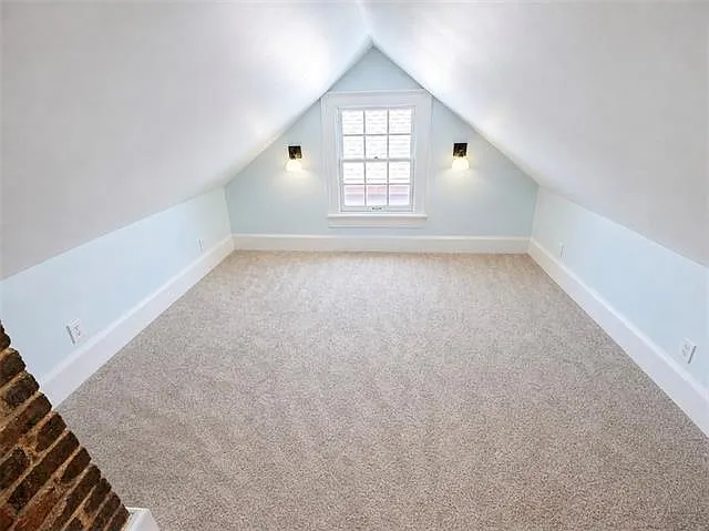 1315 Columbus St — Photo 12