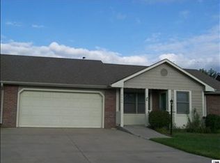 2362 SW Honeysuckle Ln, Topeka, KS 66614