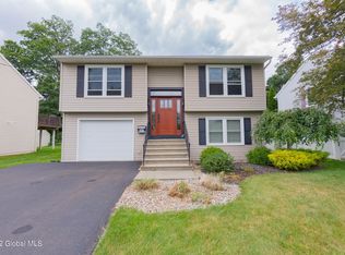 301 Nimitz Rd, Schenectady, NY 12304