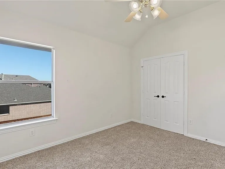 1313 Bradbury Dr — Photo 26