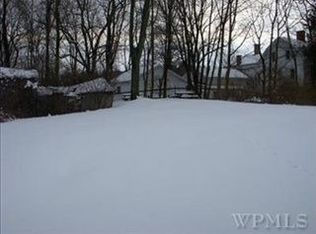 8 Elmwood Ave, Poughkeepsie, NY 12603